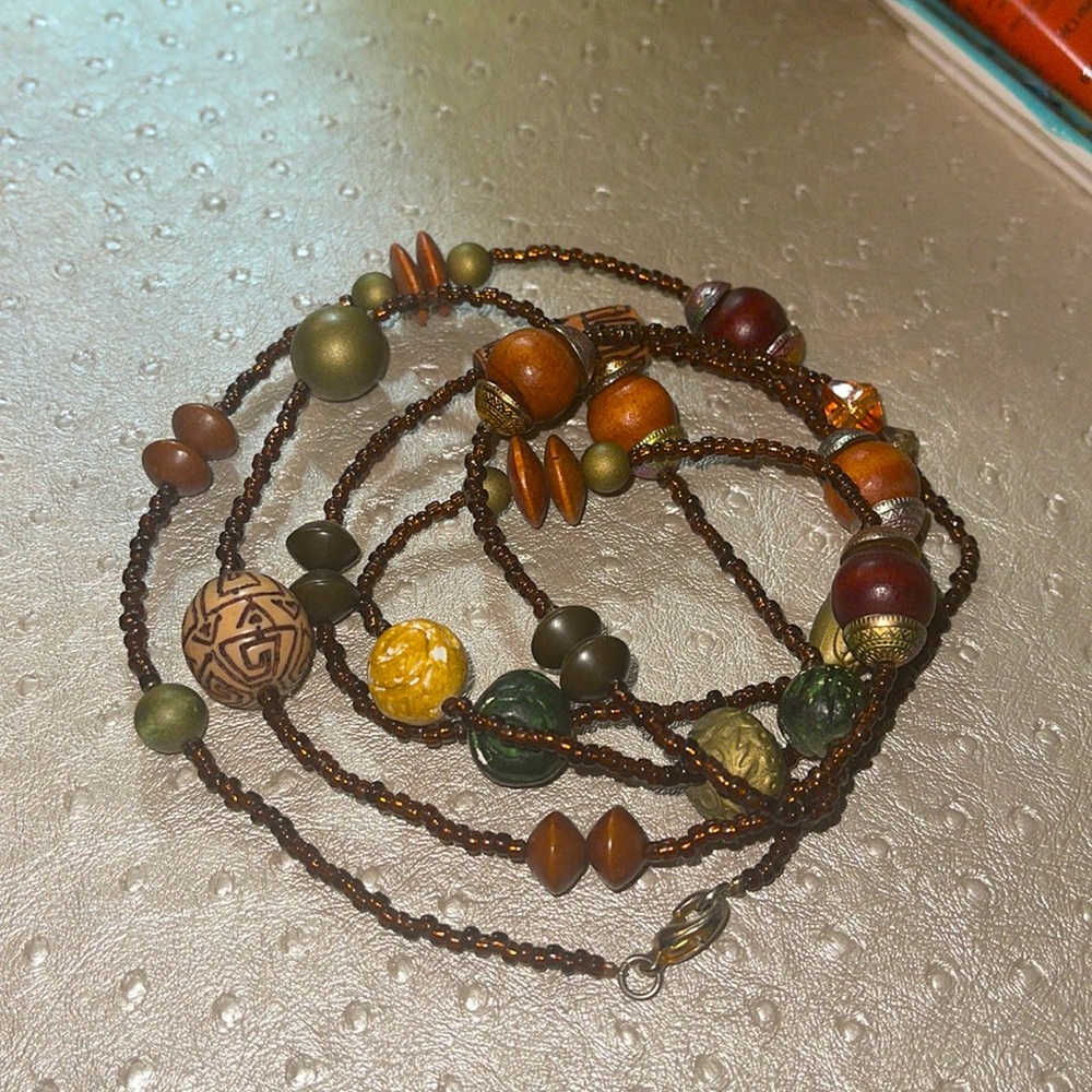 Long necklace with beads